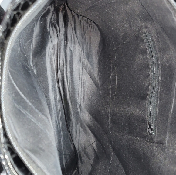 3/30 Black leather purse. Good shape, tab of zipper broke...still able to zip it - Picture 2 of 2